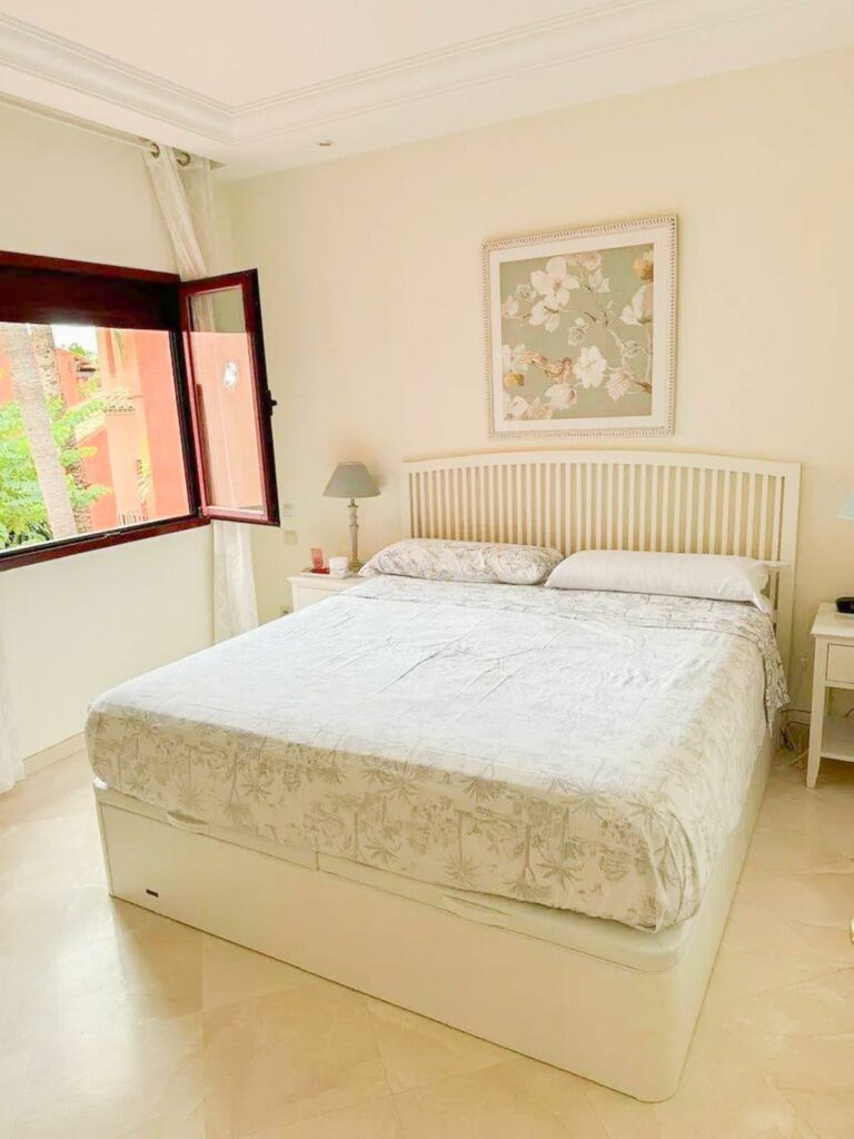 cb24d00cbcd3048d0e196c88b477f0de - 11