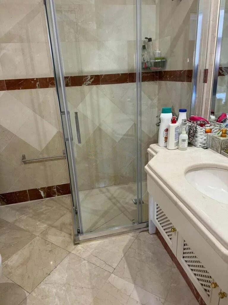 cb24d00cbcd3048d0e196c88b477f0de - 12