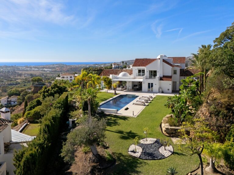 cb4928ff84d74fc344276f4dc5983b15 - 1