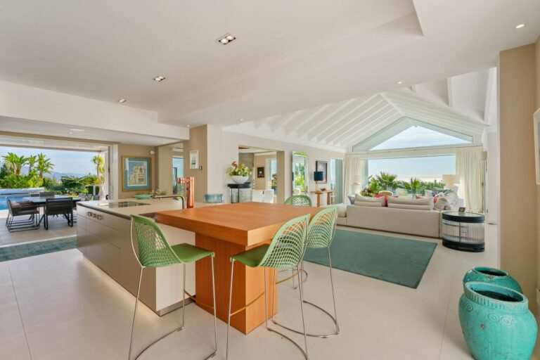 cb4928ff84d74fc344276f4dc5983b15 - 11