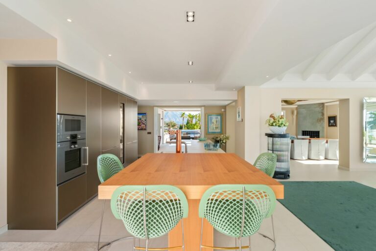 cb4928ff84d74fc344276f4dc5983b15 - 12