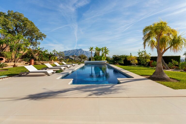 cb4928ff84d74fc344276f4dc5983b15 - 3