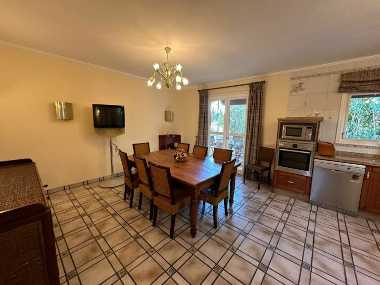 cbe635c0ee89adeb8a2a565fa5c15a36 - 10