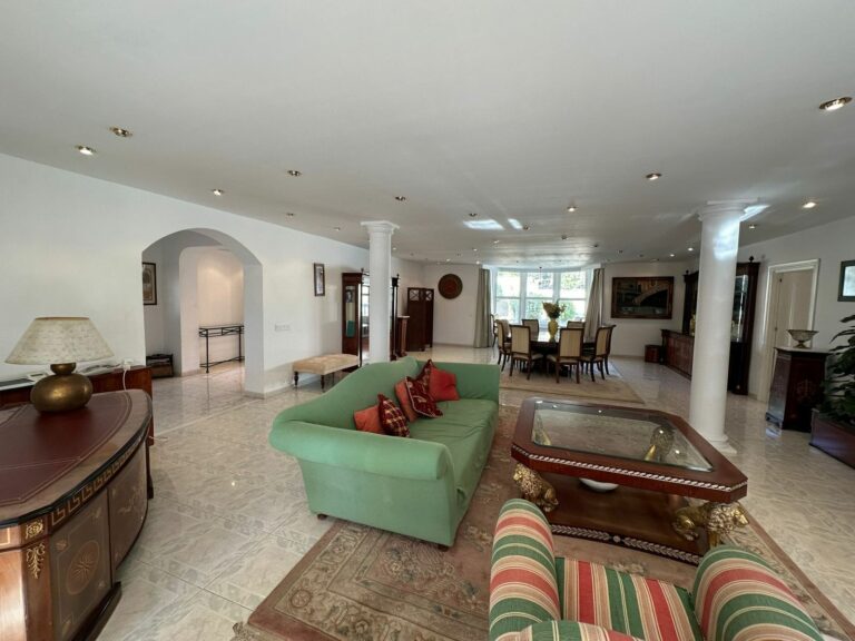 cbe635c0ee89adeb8a2a565fa5c15a36 - 11