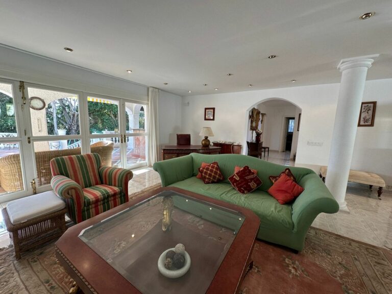 cbe635c0ee89adeb8a2a565fa5c15a36 - 13