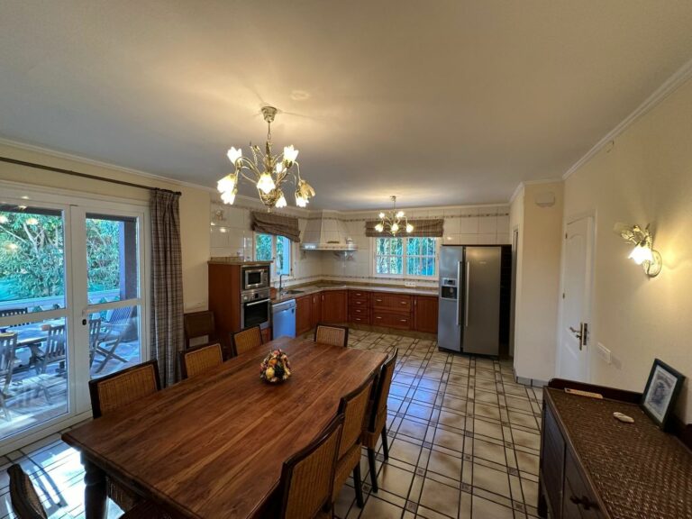 cbe635c0ee89adeb8a2a565fa5c15a36 - 5