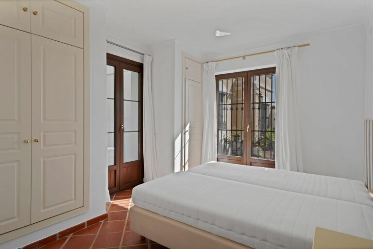 cc10206f791d62621a07bf7cfa75ea24 - 12