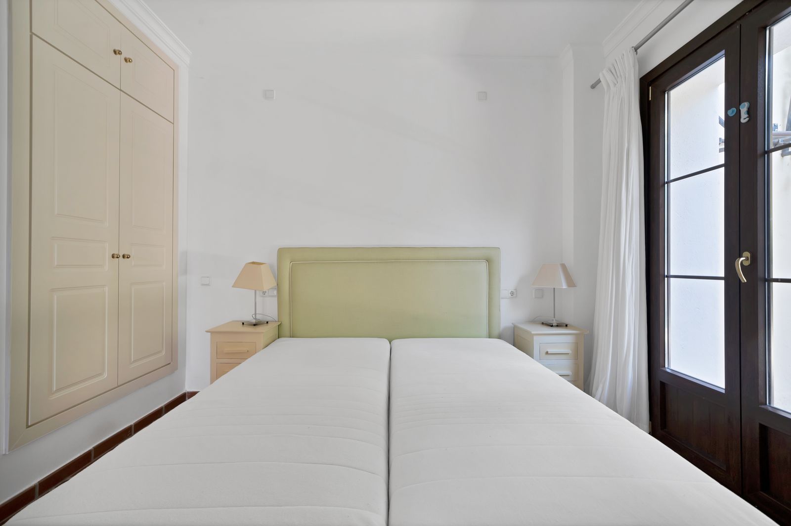 cc10206f791d62621a07bf7cfa75ea24 - 15