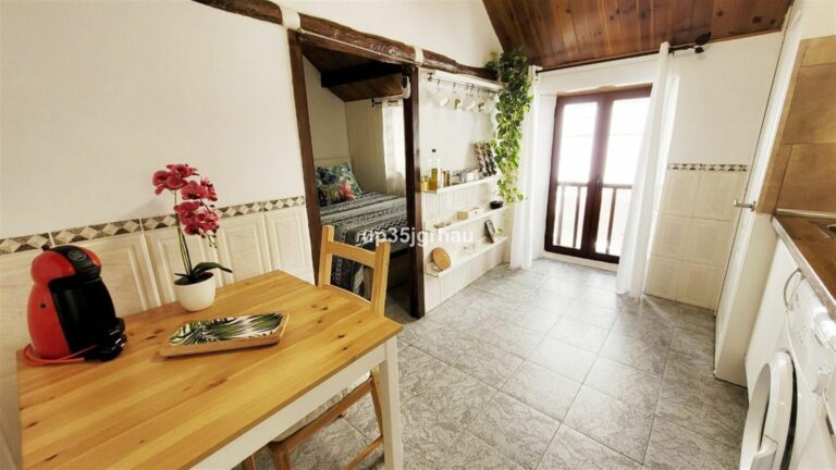 cd535d5d57c15894484b3622bf042063 - 6