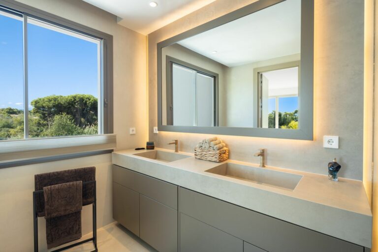 cda95f6524ba03e5605265f61560d07b - 11