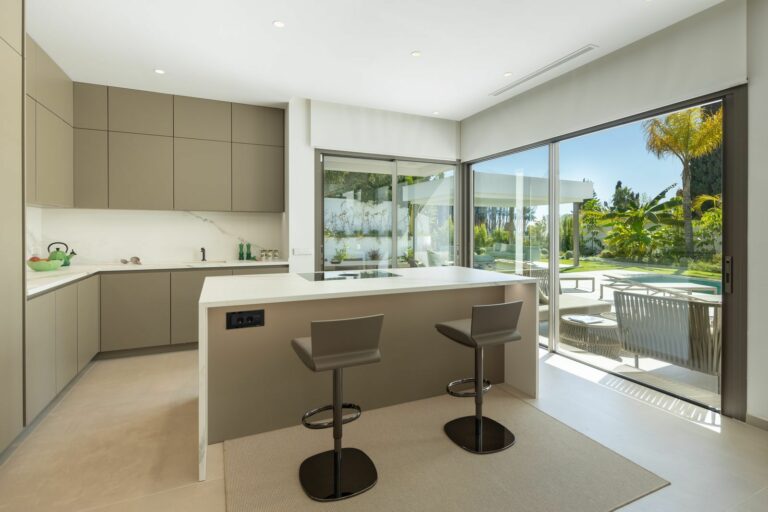 cda95f6524ba03e5605265f61560d07b - 7