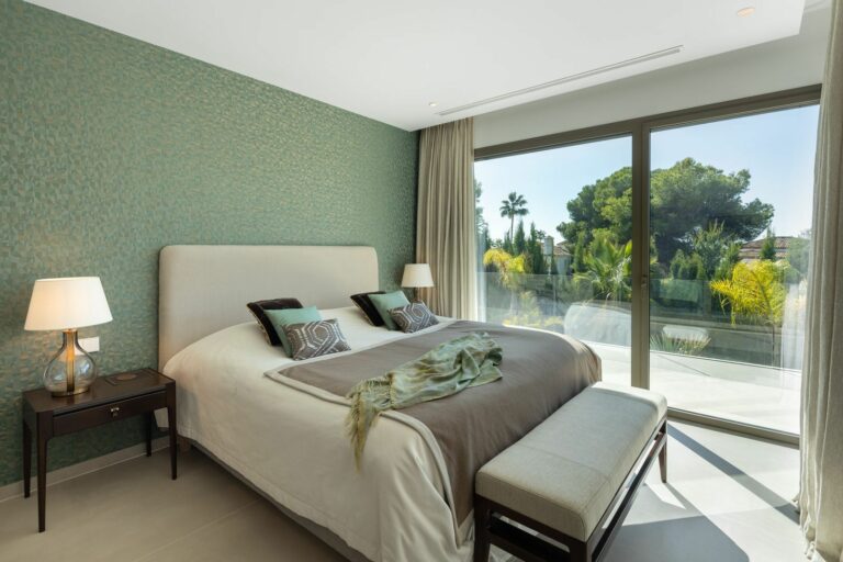 cda95f6524ba03e5605265f61560d07b - 9