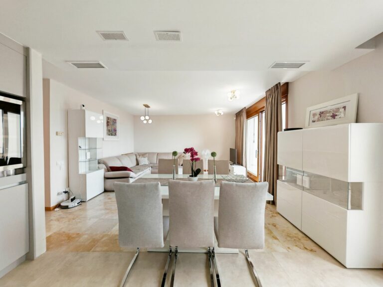 d2e2a7fd413a7292068d2bca72c2a280 - 3