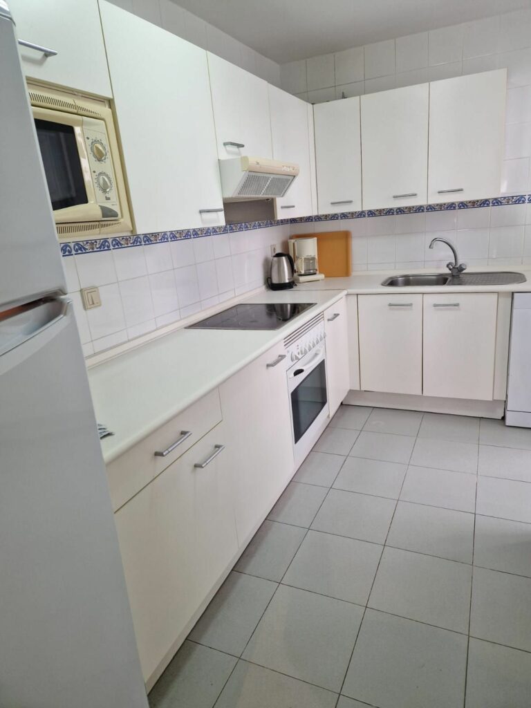 d4b1b14d5ed19b7f76c03090a42259be - 10