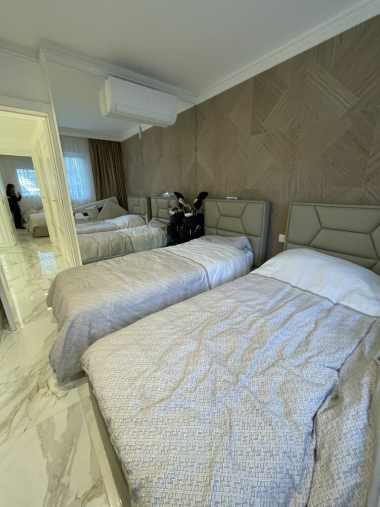 d555996e0c17a7c921de1ffb8f2827b5 - 9