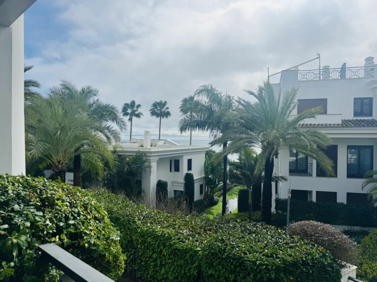 d8bdb0c4cd5026325e5f087cf4793d7f - 1