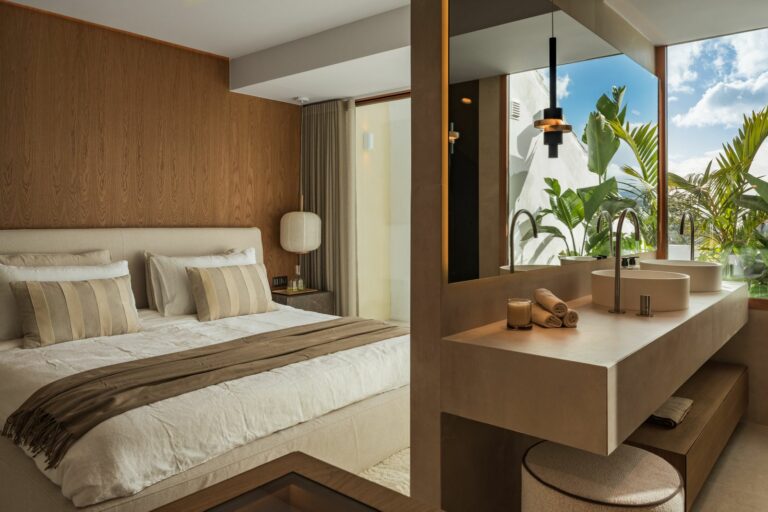 d8ff18cd3658662dd984c716bd3237f5 - 12