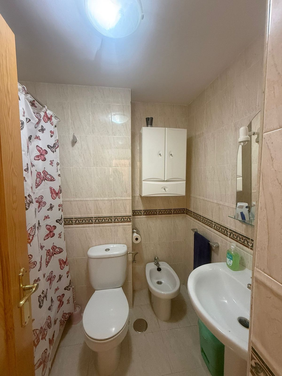 d9ee855e227a4a2288642b22406d1fda - 15