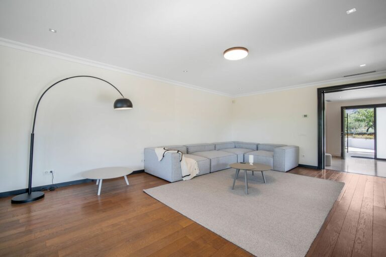 db887481ea0a3ce03cbb5e33a511844d - 9