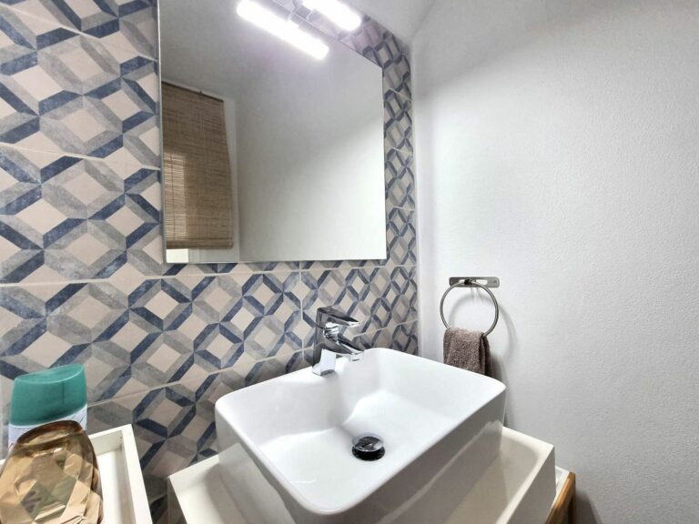 dc055ec8f4ba9d3fdb618cf0d29da8d8 - 11