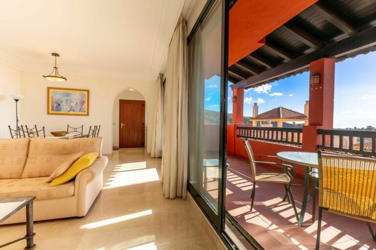 e0d583451b06b76b6efee43b72b9127e - 12