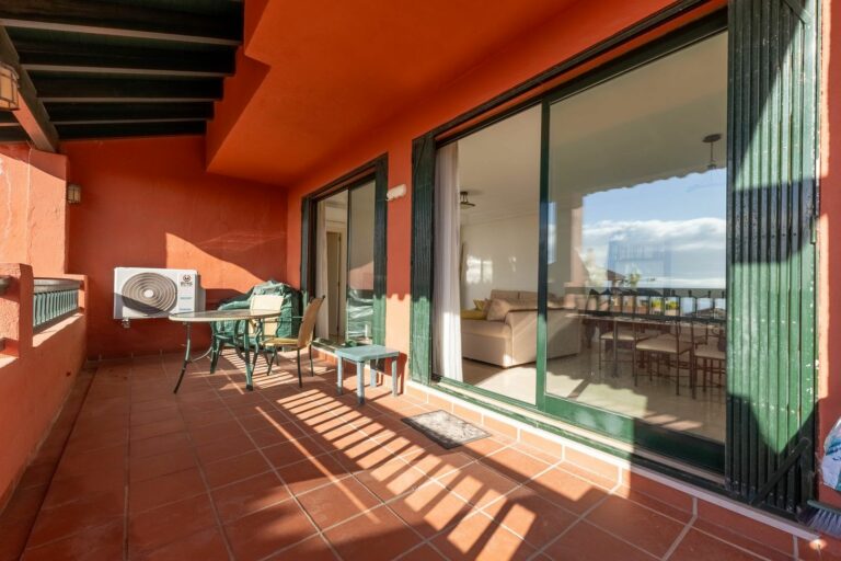 e0d583451b06b76b6efee43b72b9127e - 13