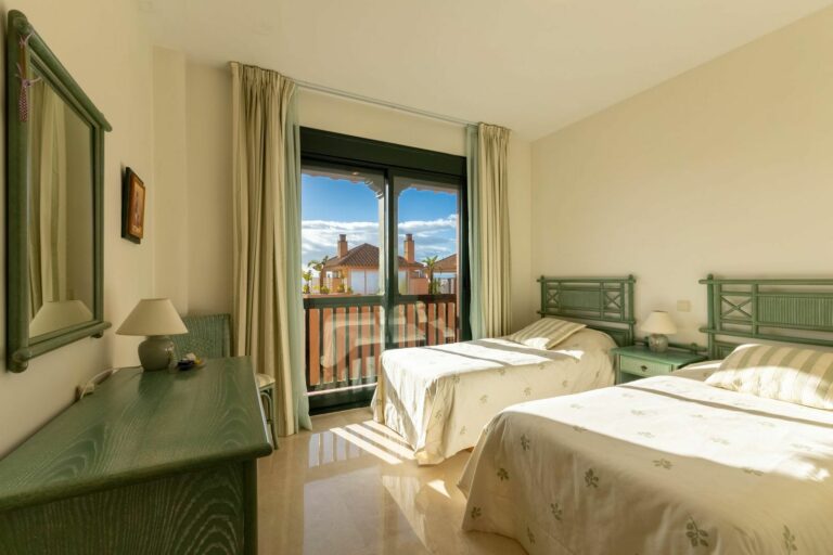 e0d583451b06b76b6efee43b72b9127e - 15