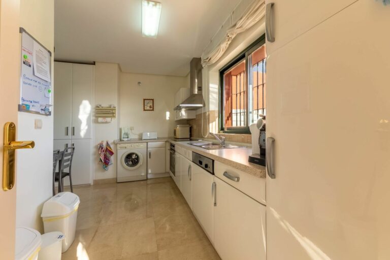 e0d583451b06b76b6efee43b72b9127e - 4