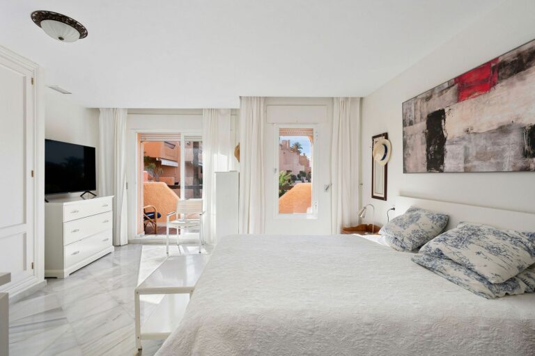 e2ece576f1654fd29060e05cbef23099 - 14