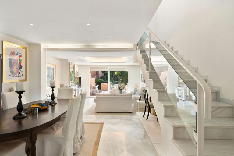 e2ece576f1654fd29060e05cbef23099 - 2