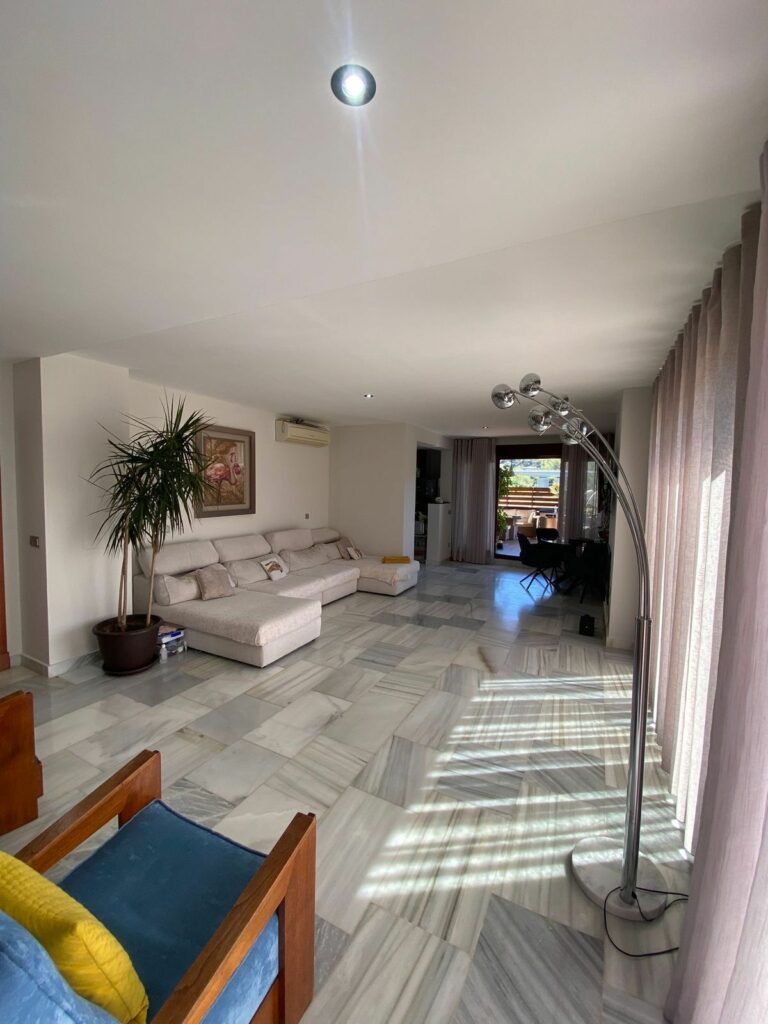 e70d9f7a19f154f851a172f5a1af9efb - 5