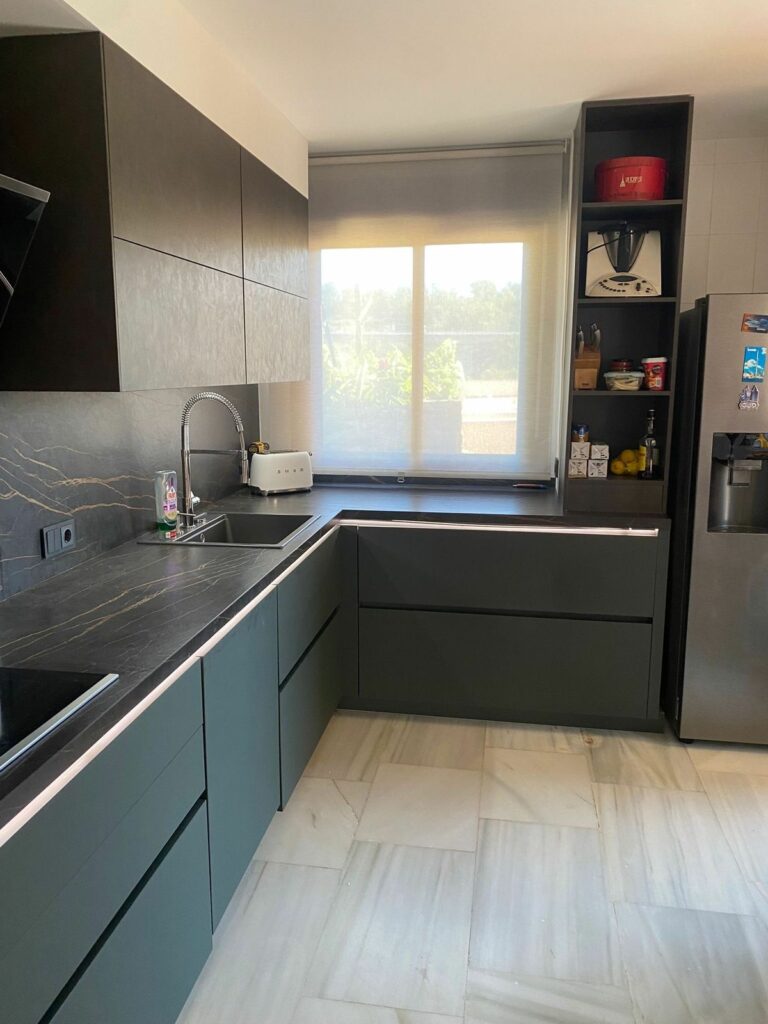 e70d9f7a19f154f851a172f5a1af9efb - 8