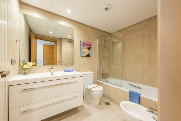 e80e053e682bc232685d26980225f187 - 13