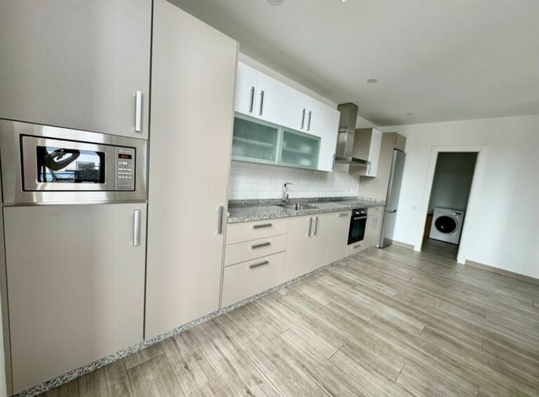 e84ebbe2b2c34bdb9c826b7775a15830 - 2