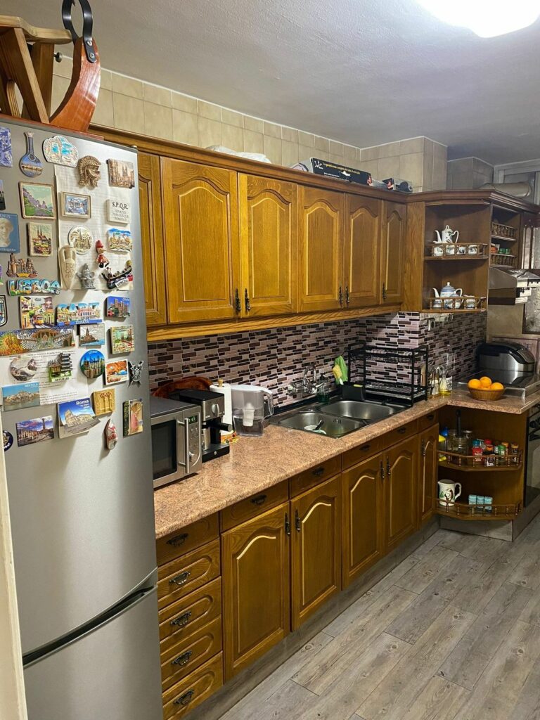 eb70f4b0484a17d41019f94d212154fb - 11