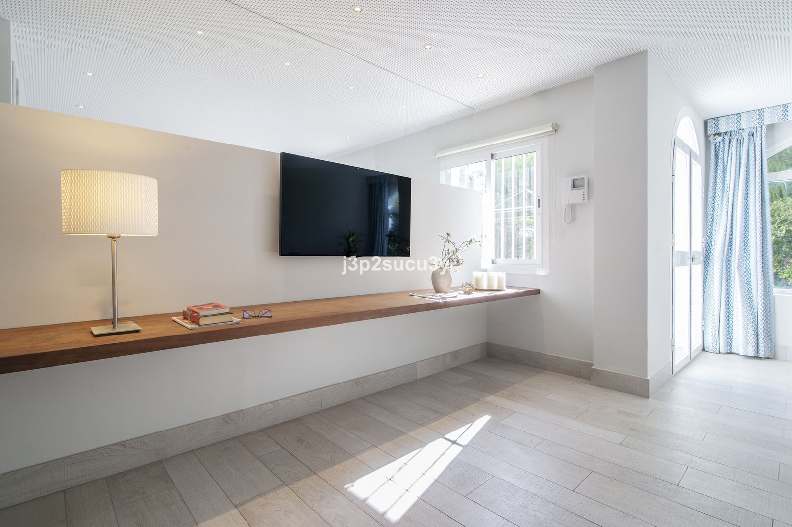 ed2ce0d1a90fb6c18a629be0cd6934bb - 10