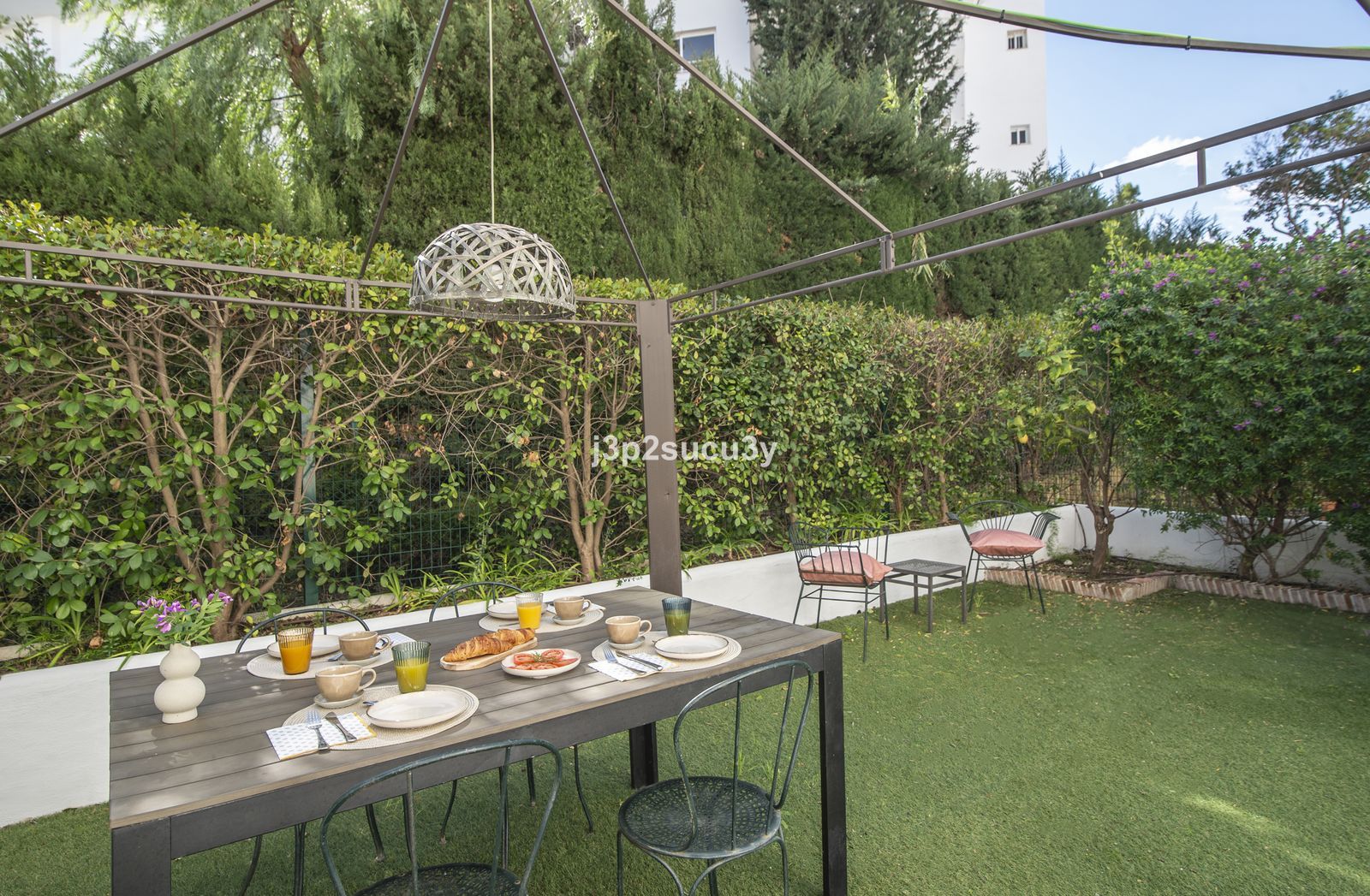 ed2ce0d1a90fb6c18a629be0cd6934bb - 14