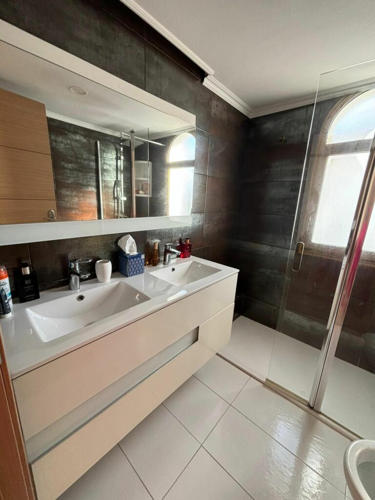 ed7a0e22dbe53d39f6b968cbdadfa20c - 16