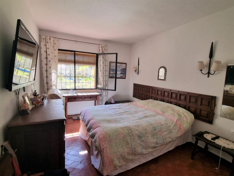 ed83f1e5398a8e057c25d97a568a0a7c - 13