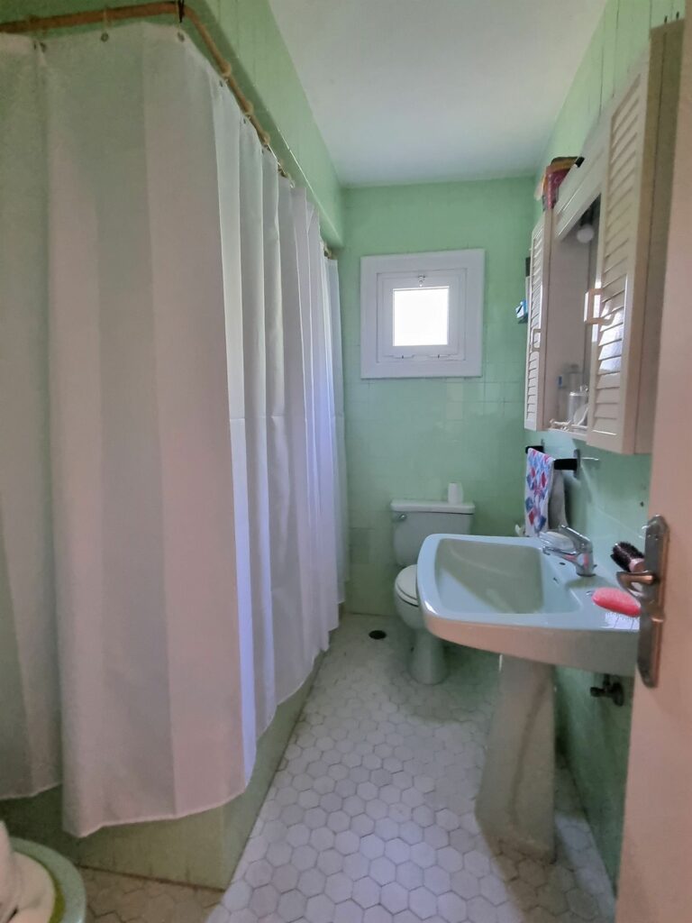 ed83f1e5398a8e057c25d97a568a0a7c - 15