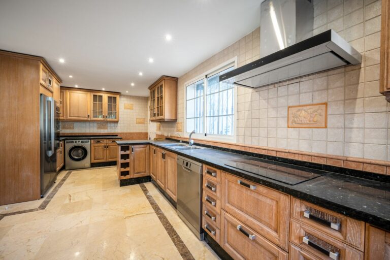 eec9c9a95ff3e2fb1da8dc41d31f9609 - 13