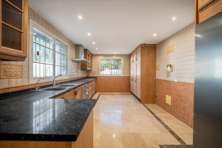 eec9c9a95ff3e2fb1da8dc41d31f9609 - 14