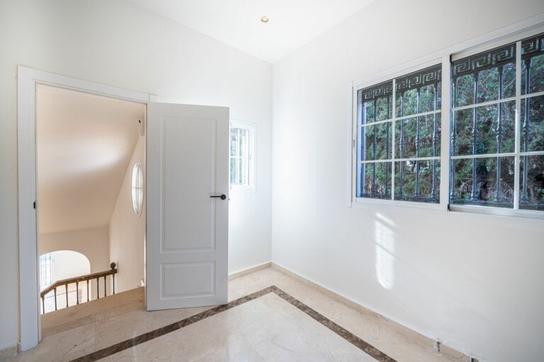 eec9c9a95ff3e2fb1da8dc41d31f9609 - 16