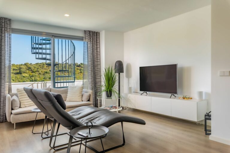 eff14d1206e45d8c3f1d91cb30e40da7 - 4