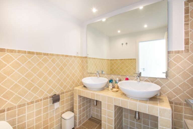 f0d1fa59908fe5d84bfeba6c2c0443dc - 15