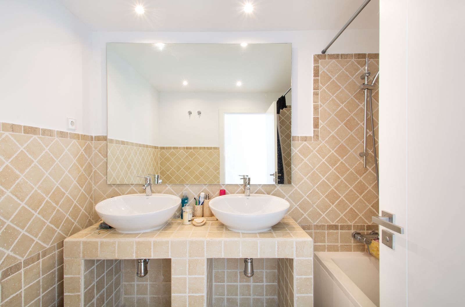 f0d1fa59908fe5d84bfeba6c2c0443dc - 16