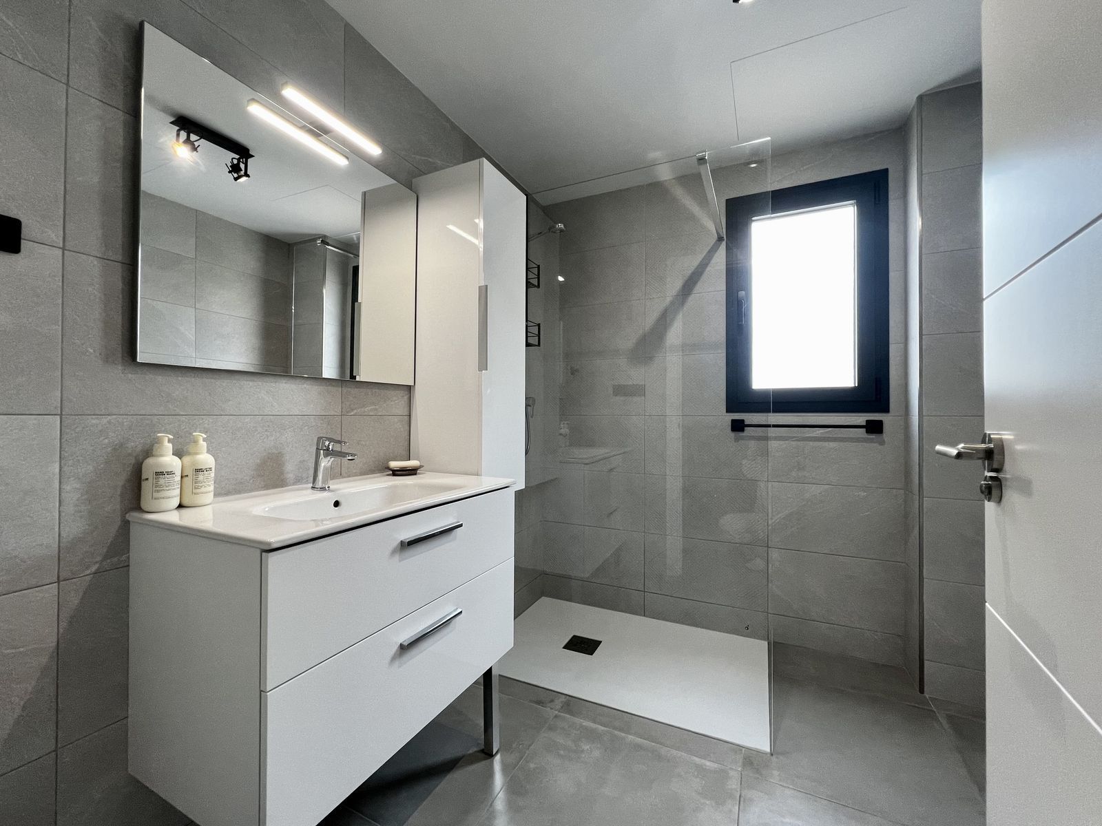 f2c8e9278a4e0d834a35a09e1940819d - 5