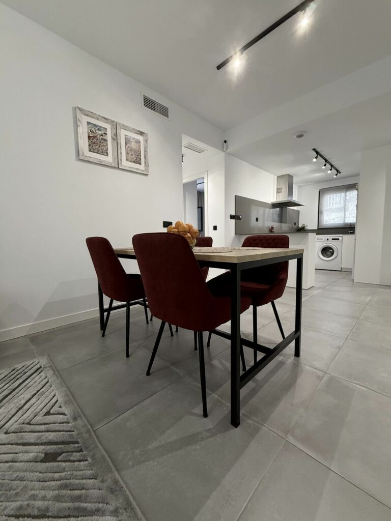 f2c8e9278a4e0d834a35a09e1940819d - 9