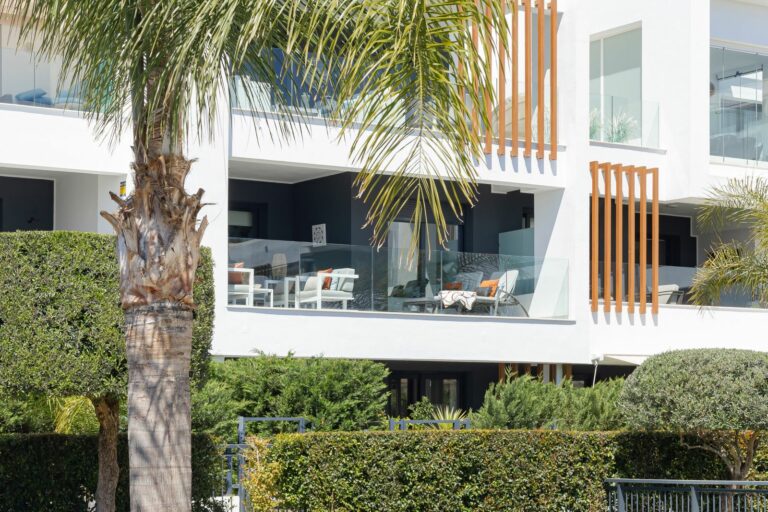 f4a8e256689c27fad4bcc5f90d68cd6e - 12