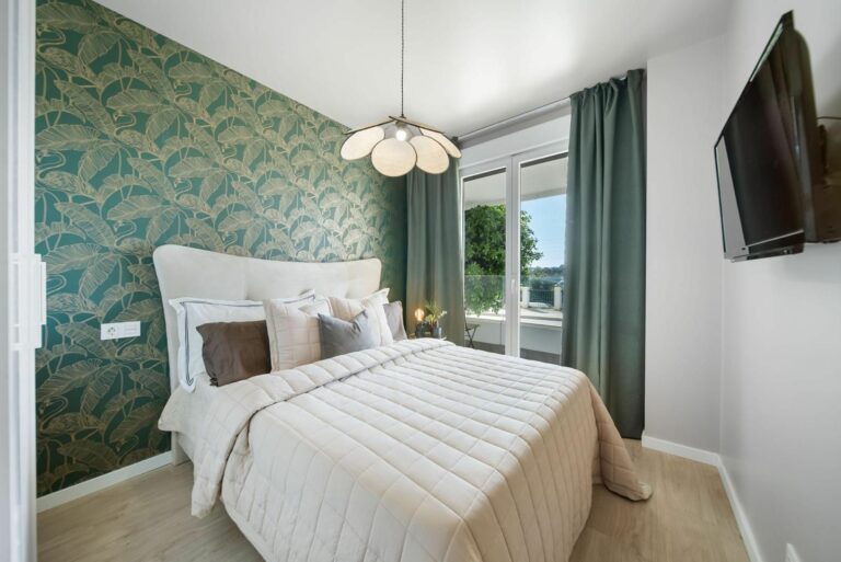 f4f6f830a9bdb6265d99dd9d25a35a5c - 4